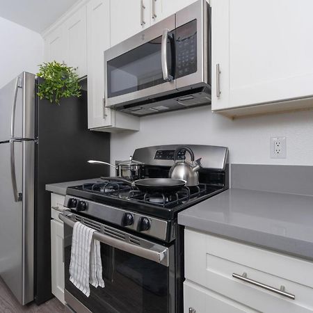 Universal Studios 8 Min Drive Two Bedroom Apartment With Free Parking Los Angeles Exteriör bild