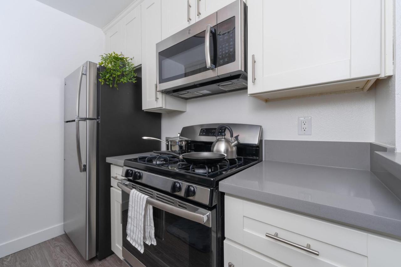 Universal Studios 8 Min Drive Two Bedroom Apartment With Free Parking Los Angeles Exteriör bild